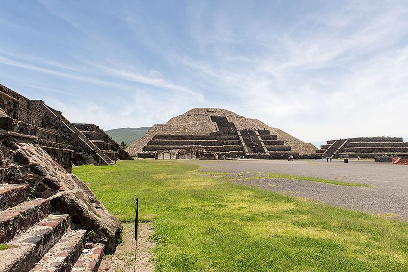 Wikimedia Commons “15-07-13-Teotihuacan-RalfR-WMA 0230" by Ralf Roletschek